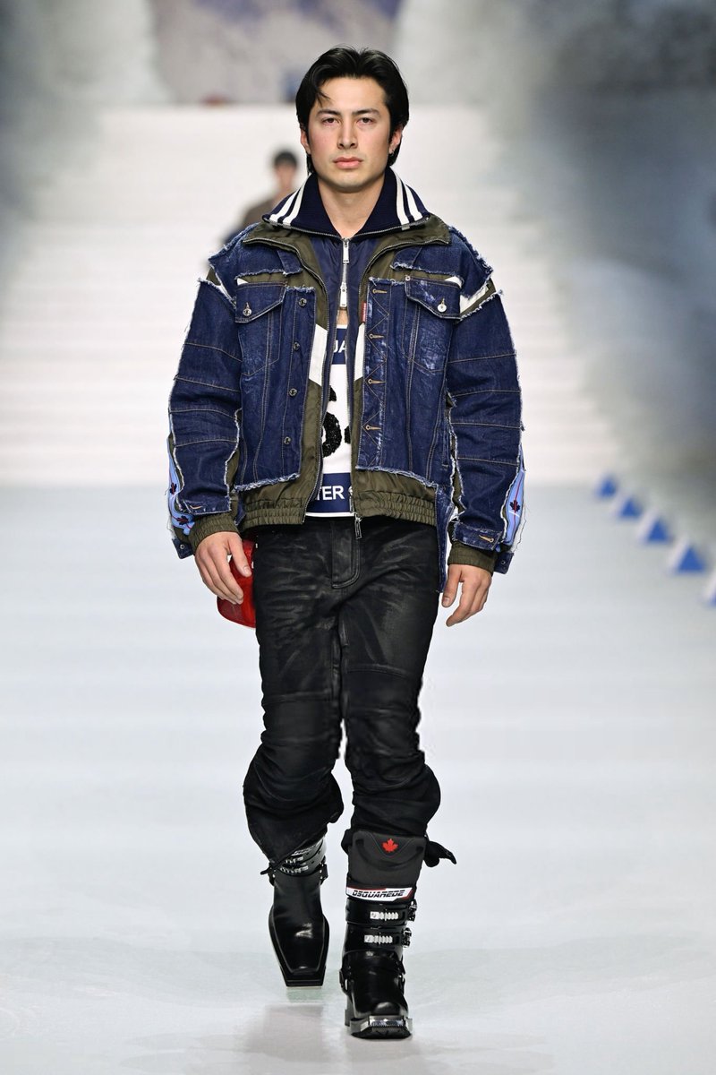 hudsonwupdates's tweet image. He is the moment 🎿 Hudson Williams walking at Dsquared2’s fashion show in Milan today

#HudsonDsquared2 #HudsonMFW