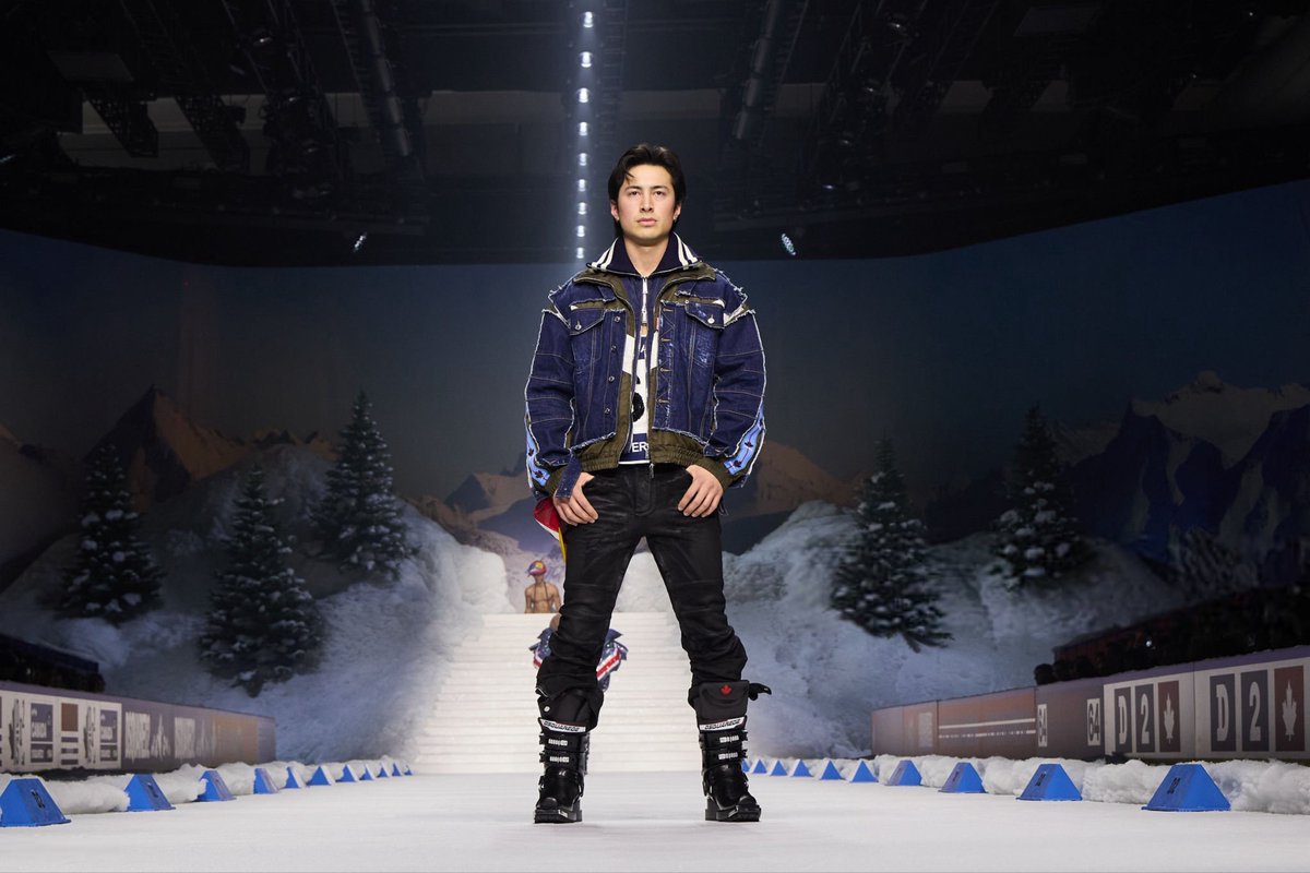 hudsonwupdates's tweet image. He is the moment 🎿 Hudson Williams walking at Dsquared2’s fashion show in Milan today

#HudsonDsquared2 #HudsonMFW
