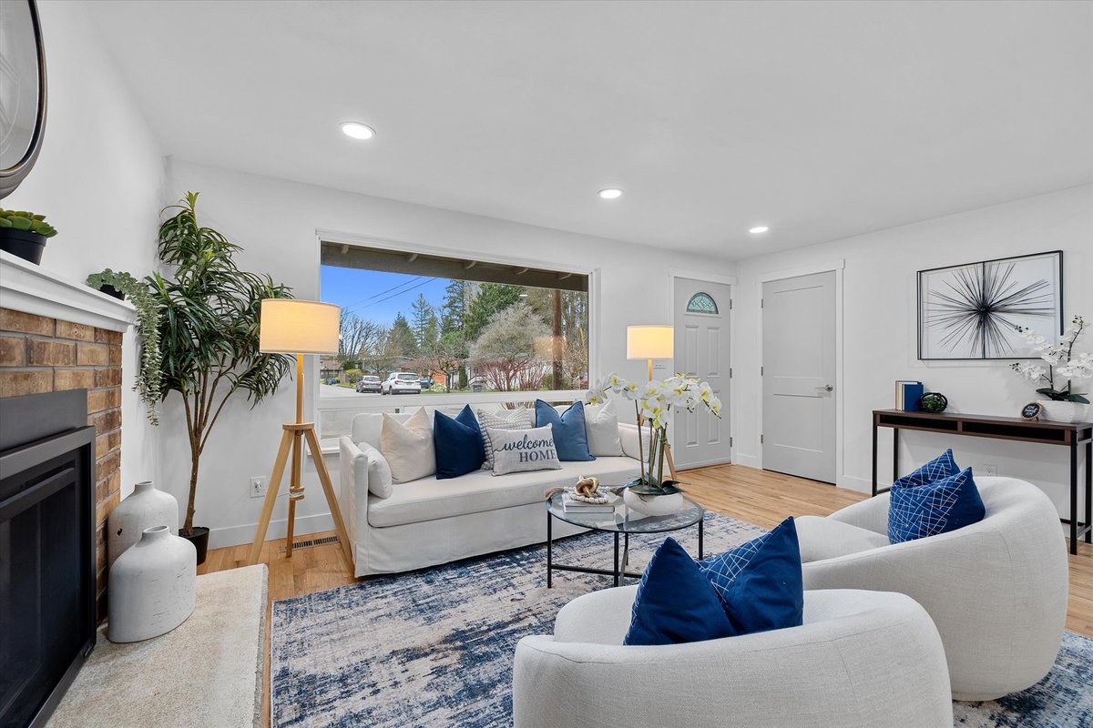 aotisinwa's tweet photo. 🏡✨ Walkable Bothell living! Move-in ready mid-century rambler, EV charging ⚡, cul-de-sac, steps to trails, parks &amp; downtown 🚶‍♂️🚴‍♀️

https://t.co/5Qjr9DvPDH

#BothellWA #PNWHomes 🏠🌲 https://t.co/Msyda0bgOn