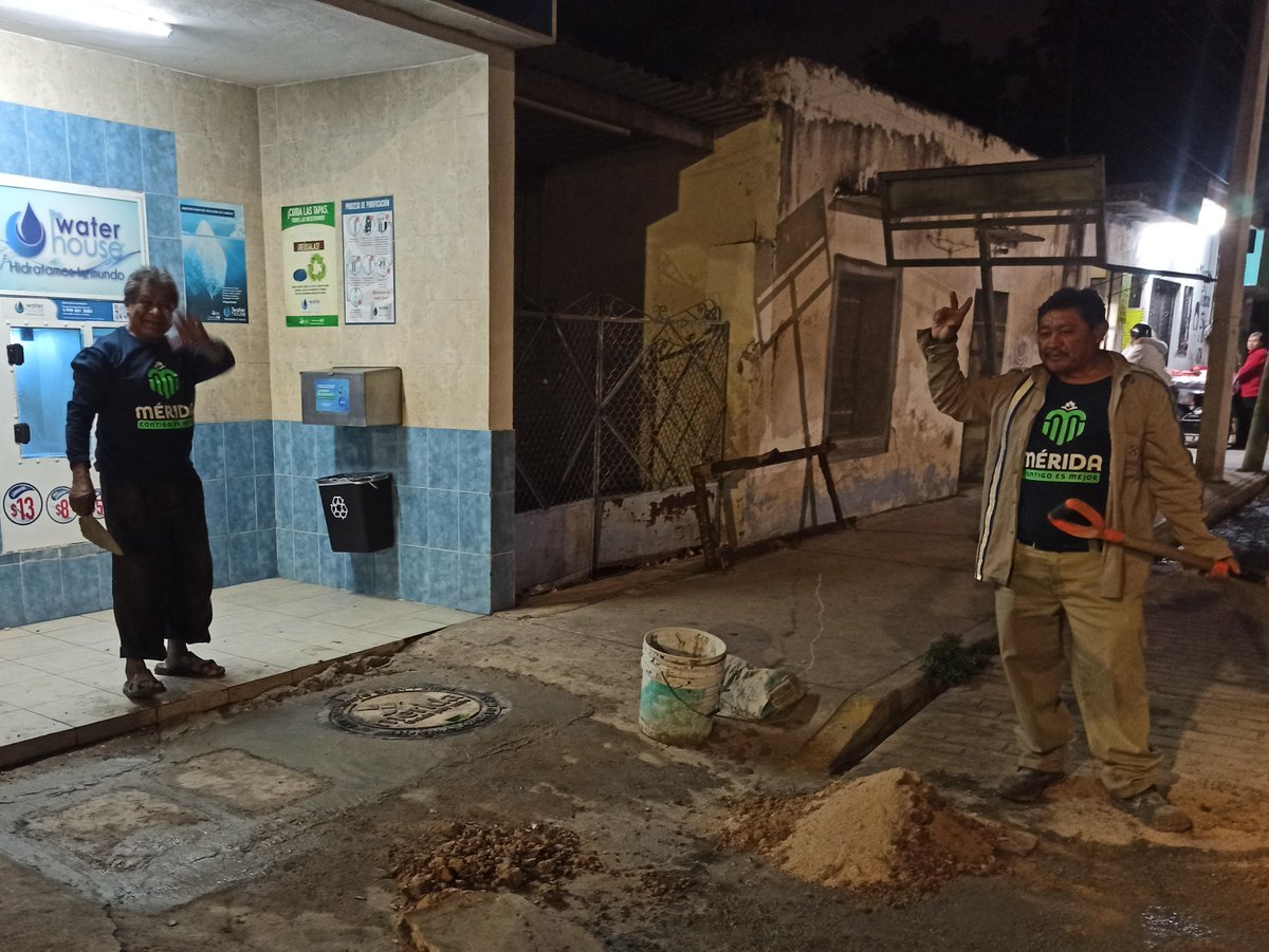 Antes y después, ayer fue reportado este registro abierto y ayer mismo fue reparado.

Agradecemos el trabajo dedicado y de buen ánimo de los trabajadores de <a href="/SPMerida_/">Servicios Públicos Mérida</a> <a href="/AyuntaMerida/">Ayuntamiento Mérida</a>, su esfuerzo diario hace que tengamos una mejor ciudad. #MéridaContigoEsMejor

<a href="/CeciliaPatronL/">Cecilia Patrón Laviada</a>