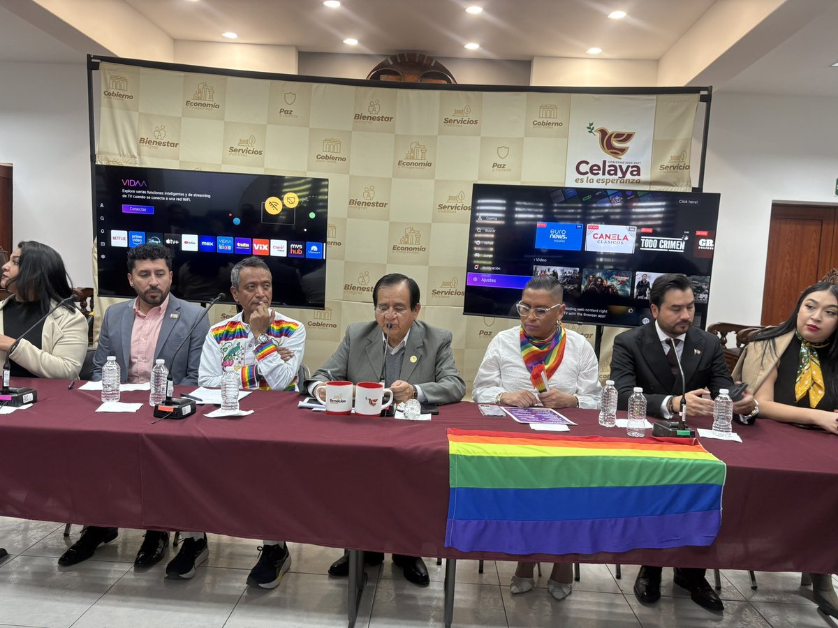 JAIMELOPEZVELA's tweet photo. En #Celaya #Guanajuato atendemos la invitación del Alcalde José Miguel Ramírez @municipiocelaya para acompañar el inicio de la Dirección #DDHH que integra una unidad #LGBTIQ que preside @Wilibaldo3 , @MirelesRodrigo @BetukyC @LuisaAlcalde @PartidoMorenaMx https://t.co/AF5BRdGNsH
