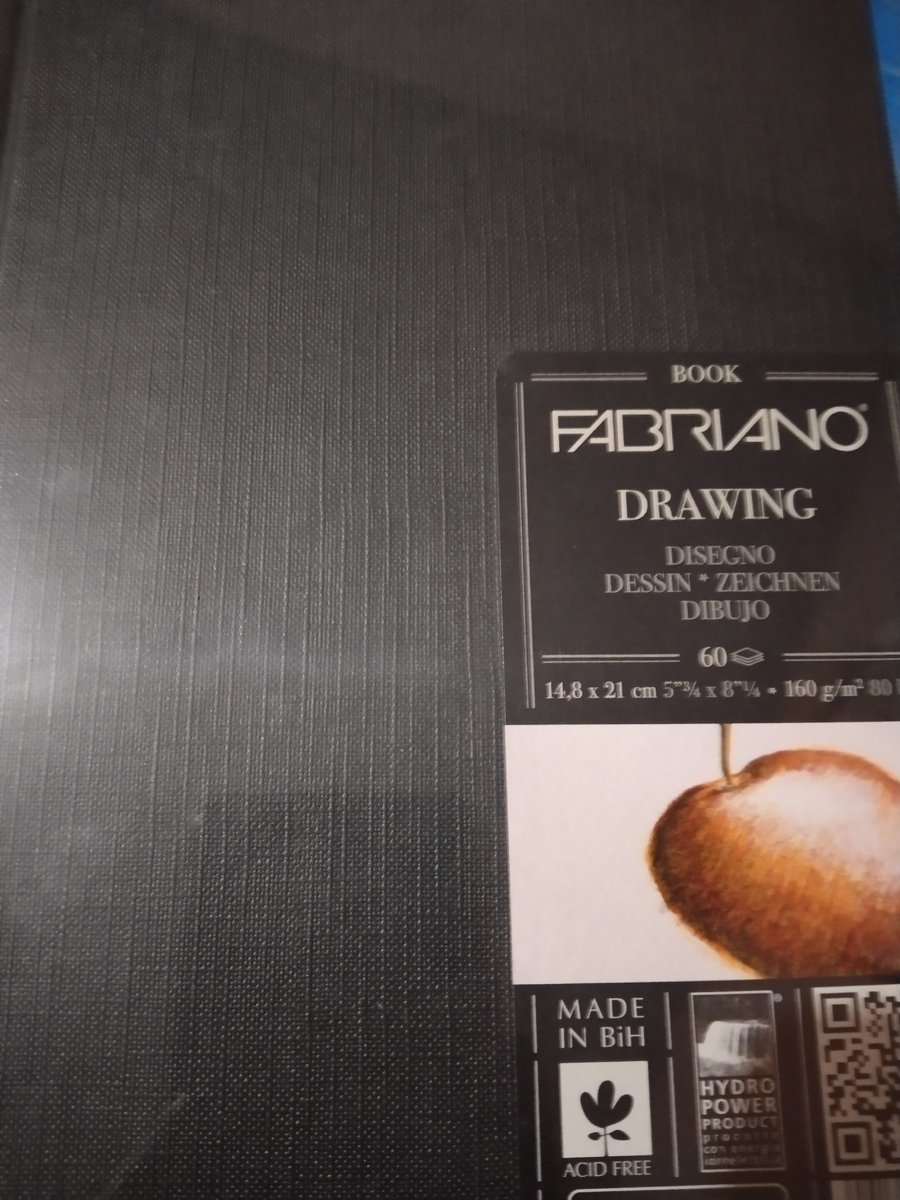 Hola chisco buenos tardes 
Tengo una nueva libre de dibujo 
Así que dejen en los comentarios una imagen de un personaje furry el personaje que más me agre será el primero dibujo de está libreta 
#furryfandom #furryartists