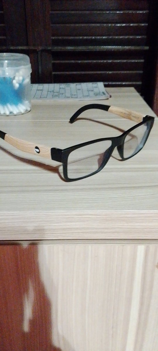 SEM MENTIR (e marque 4 amigos para fazer também)
Mostre agora a sua

-Tela de bloqueio 
-Tela de início
-Ultima música escutada
-Ultima foto da galeria
<a href="/ChitekiC/">Chiteki</a> <a href="/gihimetwt/">gihime arara vtuber🦜💙 #ARARATHON</a> e fds, n vou marcar mais ngm n.

E sim, minha última foto é uma foto do meu óculos novo.