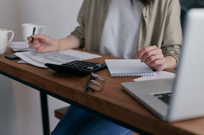 arroyo_invest's tweet image. Creating a Roth account now can be a smart move if you expect to be in a higher tax bracket during retirement.

Read more 👉 lttr.ai/Aey2b

#RothIras