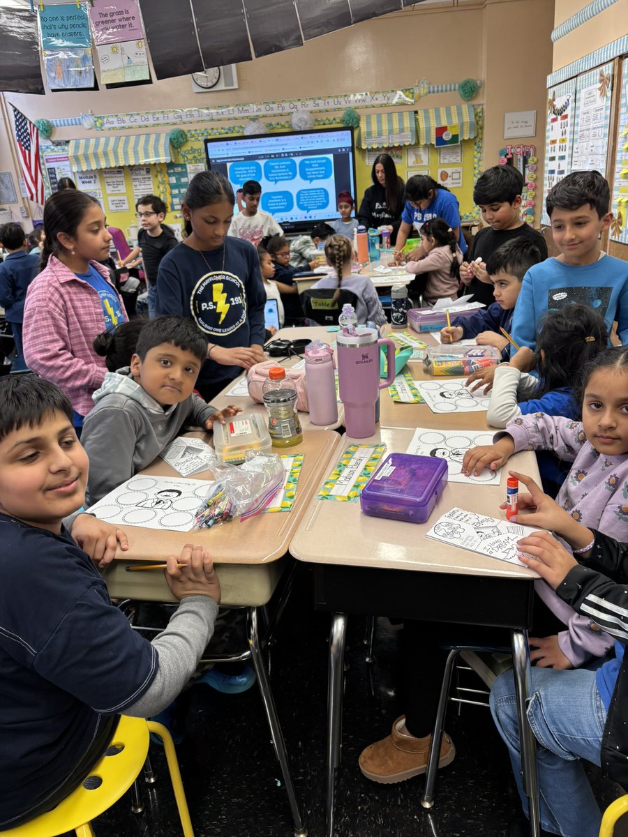 PS191Q's tweet image. Our Grade 1 and Grade 4 BOLT buddies came together to honor and remember Dr. Martin Luther King Jr., reflecting on kindness, courage, and the power of unity. ⚡️💙✨ #MLKDay #BOLTBuddies #LearningTogether @D26Team