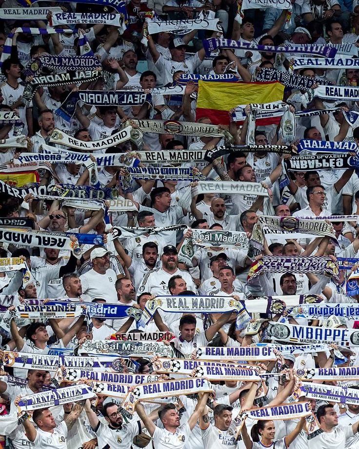 RMadrid_actu's tweet image. 🚨| Le Real Madrid MENACE D'EXCLURE chaque membre de la "Grada de Animacion" qui SIFFLERA les joueurs contre Levante. ✅🤯

✅ Le club EXAMINERA LES CAMÉRAS de sécurité du Bernabéu après le match. 🎦

🗯️ "Ceux qui veulent siffler peuvent le faire à l'extérieur du stade."

@La_SER