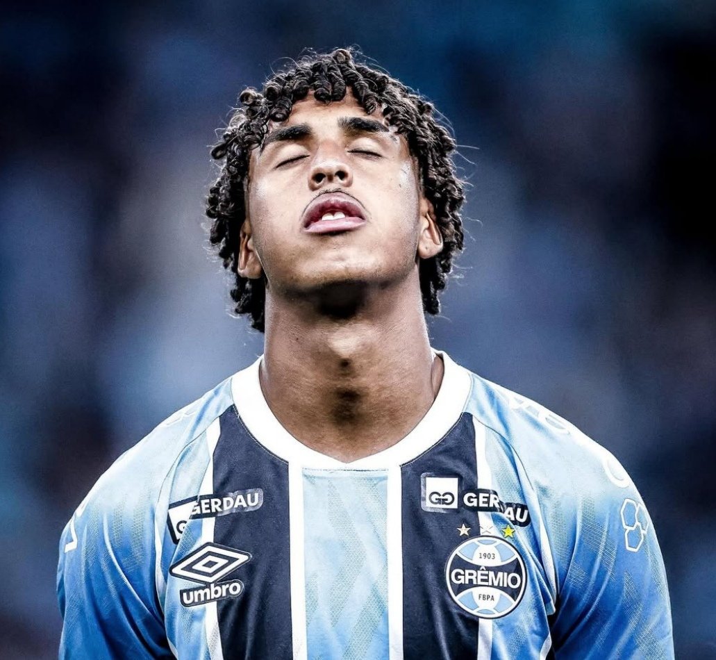 leohooligans00's tweet photo. o lateral direito Vitor Ramon (2008) na copinha até o momento:
6 partidas 
⚽⚽
🅰️🅰️ https://t.co/QVGJiMRoEN