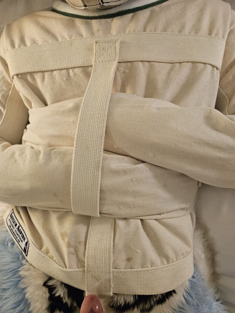 So ummm Uuugghhhhhh….. 

🫠😵‍💫

I just shot like a fucking fountain 

Ya I need water now…
Heading back to main as we speak 
#ANE 
#Straitjacket