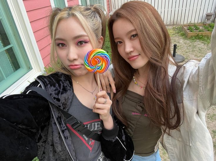 kawamaychi's tweet image. my best friend bday. luv u till the end, chi. 🎁