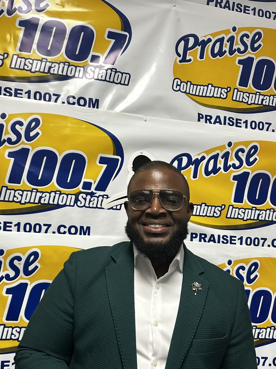 Praise 100.7 tweet media