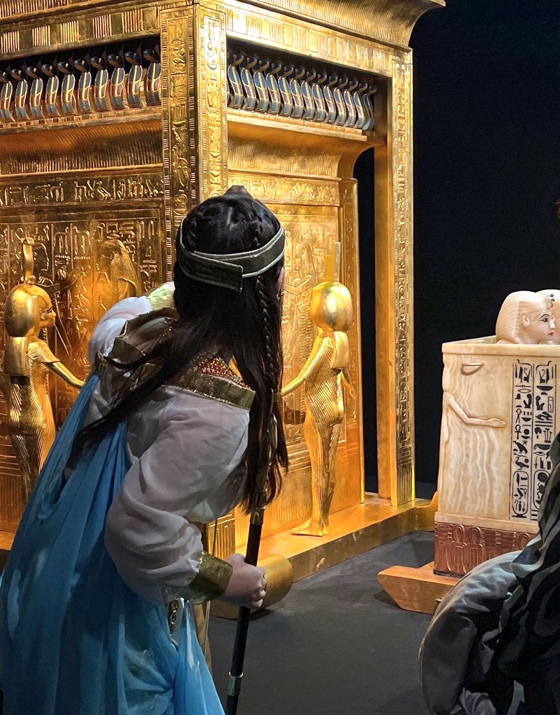 『#ミステリー・オブ・ツタンカーメン』でのガイドツアー＆ヒエログリフWSは19日(月)に第2回を開催です！
ツアーは12時から受付、13時開始、WSは15時頃から開始の予定です♪(*  ˊ꒳ˋ*)
ツアーは1時間くらいお付き合い下さい！
※再入場できるのでご安心ください
#奥井教