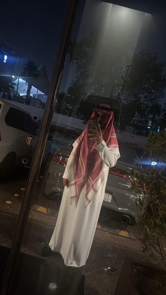 oln1i's tweet image. "مرّي" مرورٍ يحقّق نايدات الشفوف
في ليلةٍ لوْ تجيبك شفت معروفها "