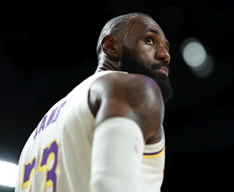 LegionHoops's tweet image. LeBron James leads the entire NBA in fastbreak points per game at 41 years old, per @statdefender 

Legendary