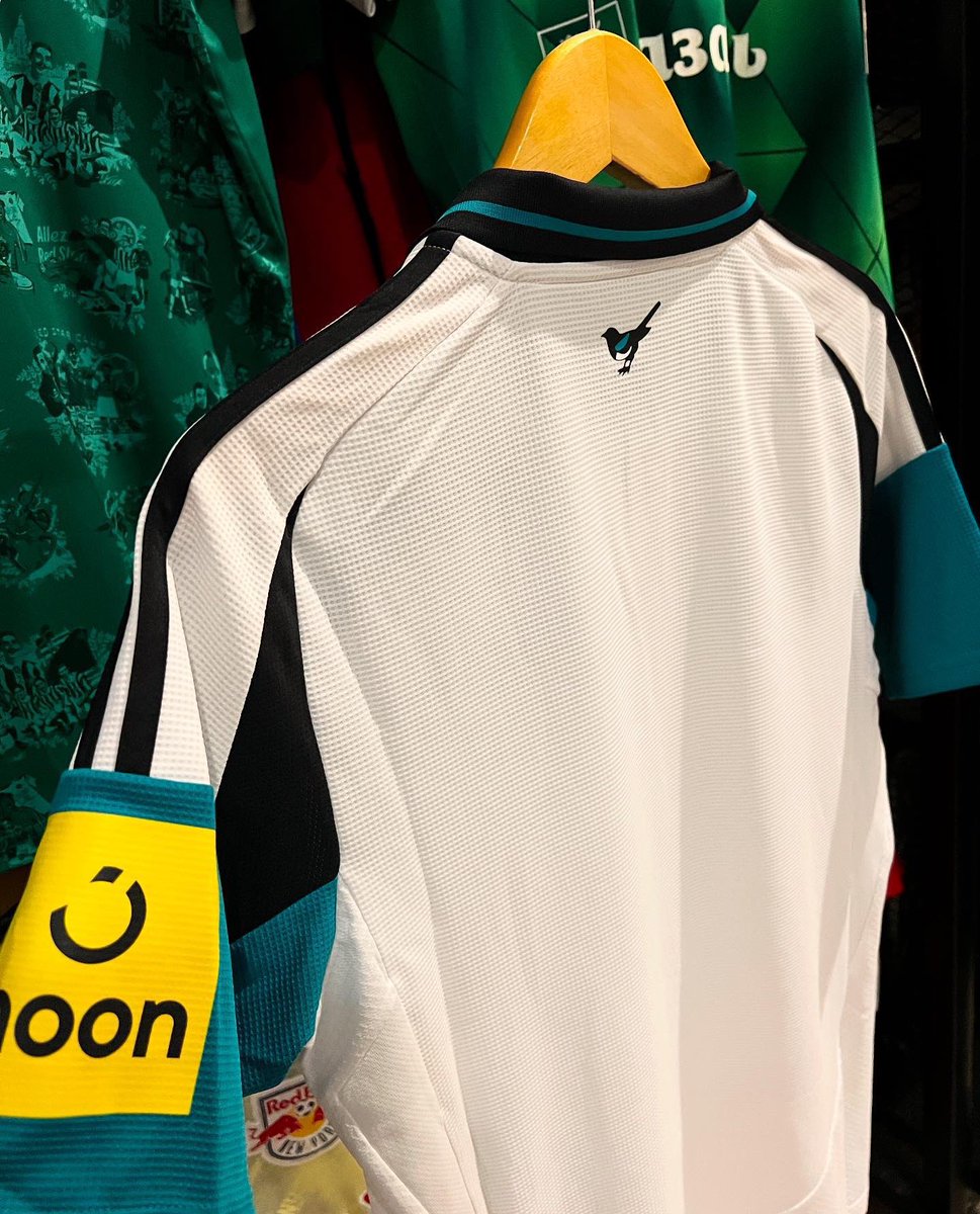 Surrameykits_'s tweet image. Bismillah,,
Update Jersey Original!✌️
#Jersey4Sale @Jerseyforum 
—
• Newcastle United FC 🏴󠁧󠁢󠁥󠁮󠁧󠁿 | Third 2024-2025 |M (71 x 51) | Brand New With Tag *Ada 1 titik pulls | IDR 850.000.-
—
linktr.ee/SurrameyKits_
Marketplace by Request ✅
📩 WA : 081286660270
-
Thankyou Happy…