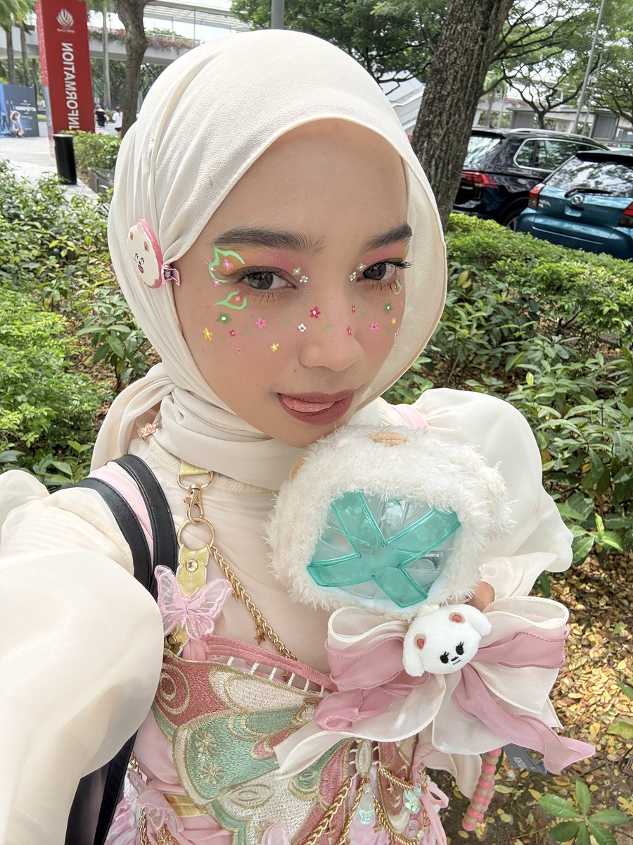 arinathirah_'s tweet image. #txtinsg 💕🦋