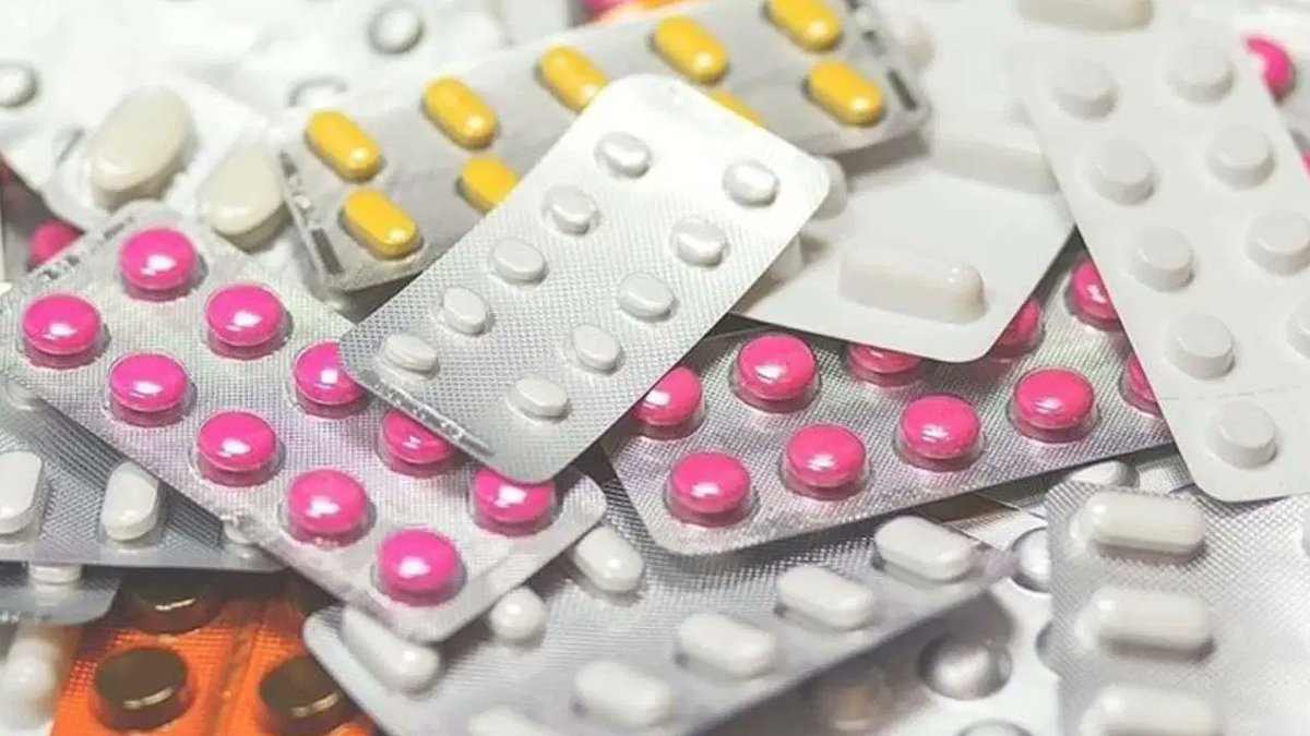 demokratgundem's tweet image. SGK'dan ilaç listesine güncelleme! 💊 🇪🇺

Yurt dışından temin edilen kritik ilaçların fiyatları yeniden belirlendi

Kalp, romatizma ve bağışıklık sistemi ilaçları dahil birçok ürünün yeni fiyatı Resmî Gazete'de yayımlanarak yürürlüğe girdi

📍 Yeni fiyatlar 17 Ocak itibarıyla…