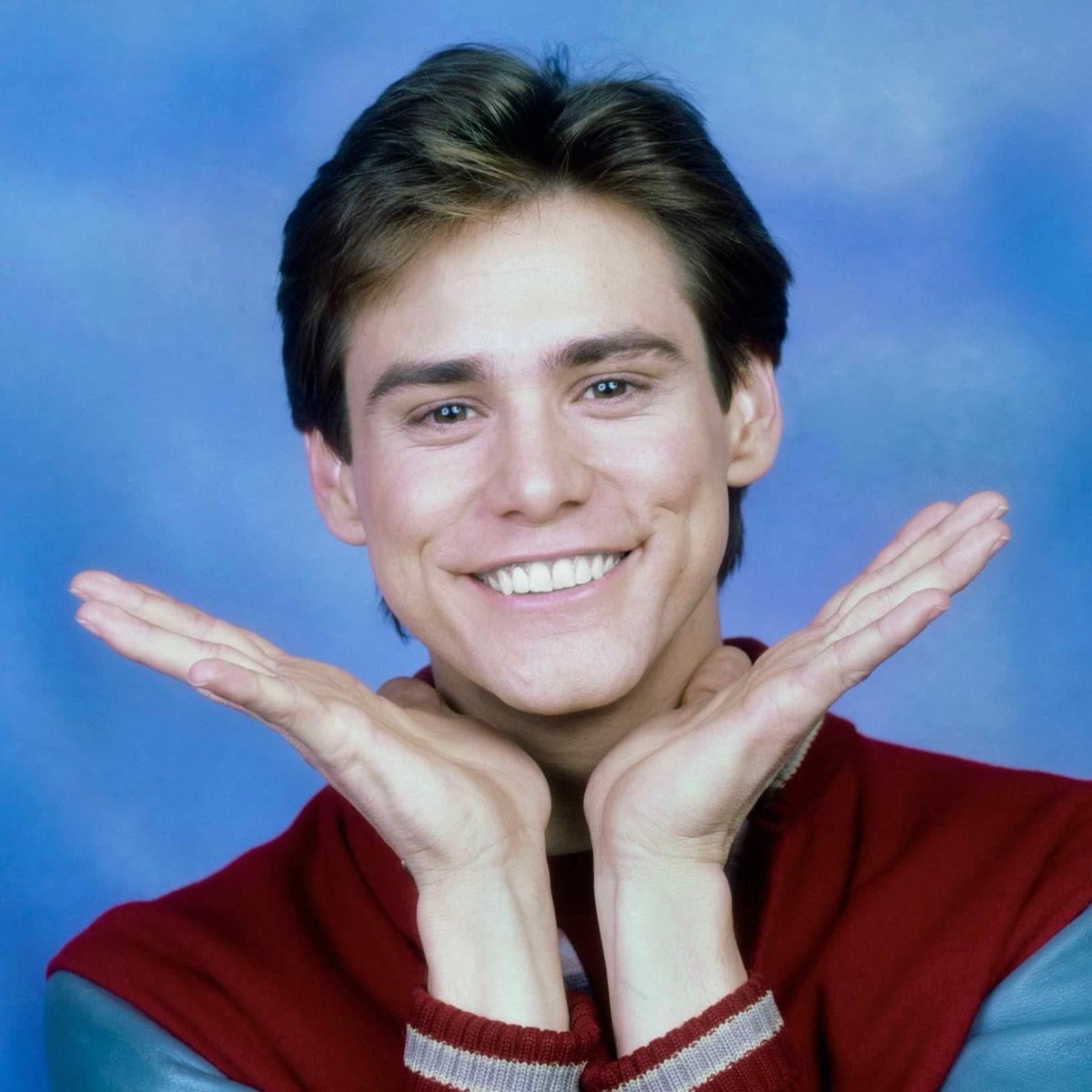 PopCrave's tweet image. Happy 64th birthday to the hilarious Jim Carrey.