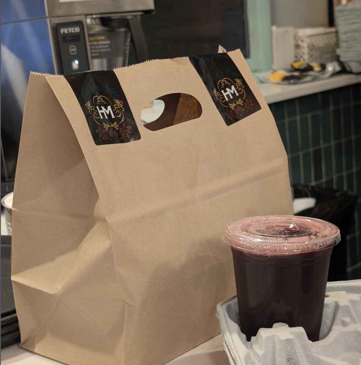 Big news! You can now sip on @montessweetsorrel at Honeymoon Chicken in DC. Their refreshing hibiscus drink is officially on the menu—available for dine-in or delivery. montes-sweet-sorrels.square.site 📸: @montessweetsorrel