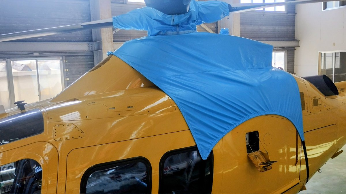 waza_cover's tweet photo. 今日は茨城県「つくばヘリポート」へ来ています。茨城県防災航空隊の基地になっています。
AW-109用の簡易ルーフカバーと、Main Rotor Head Cover を納品しました。
#wazacover #helicopter #Leonardo #aw109 #防災航空隊 #Japan https://t.co/EdWB07eQJV