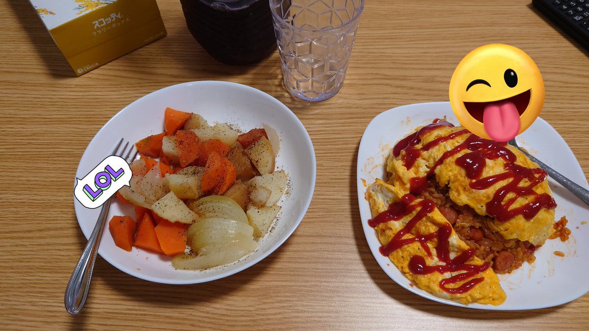 two_tail_'s tweet image. Twotail's kitchen
(蒸し野菜作ってたら水無くなったのに気づかず、慌てて水足たら鍋底の焦げがせり上がってきて野菜が汚染されちゃた