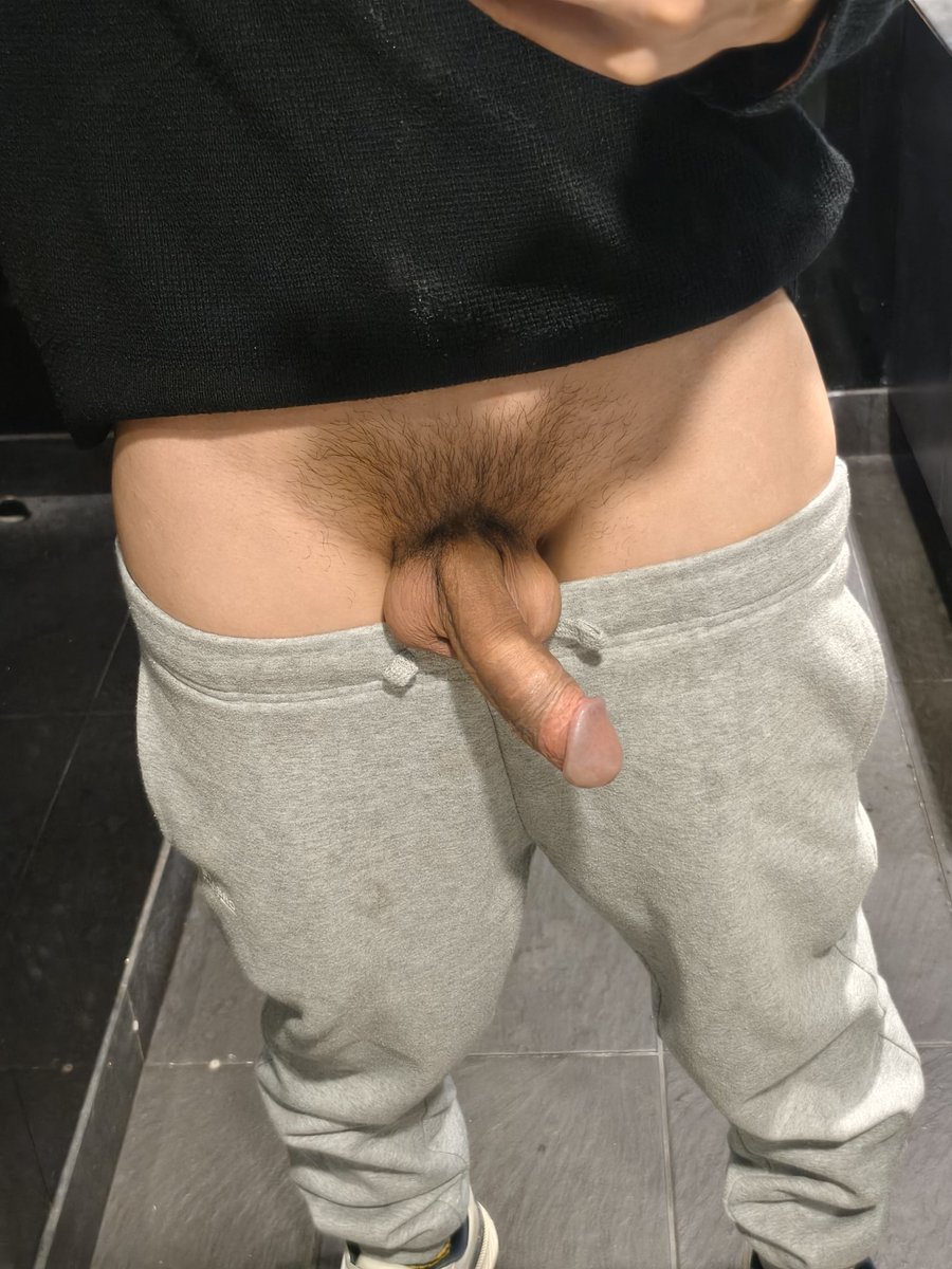 GOGOBIGTim's tweet photo. 想找好看的棉褲 https://t.co/Hgxipu5UHa
