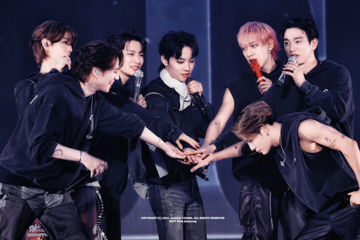 ขอบคุณที่เป็นความสุขให้กันมาตลอด 12 ปีนะ 💚

GOT7 12TH ANNIVERSARY
#12YearsAndStillWithGOT7
#12년이지나도_갓세븐