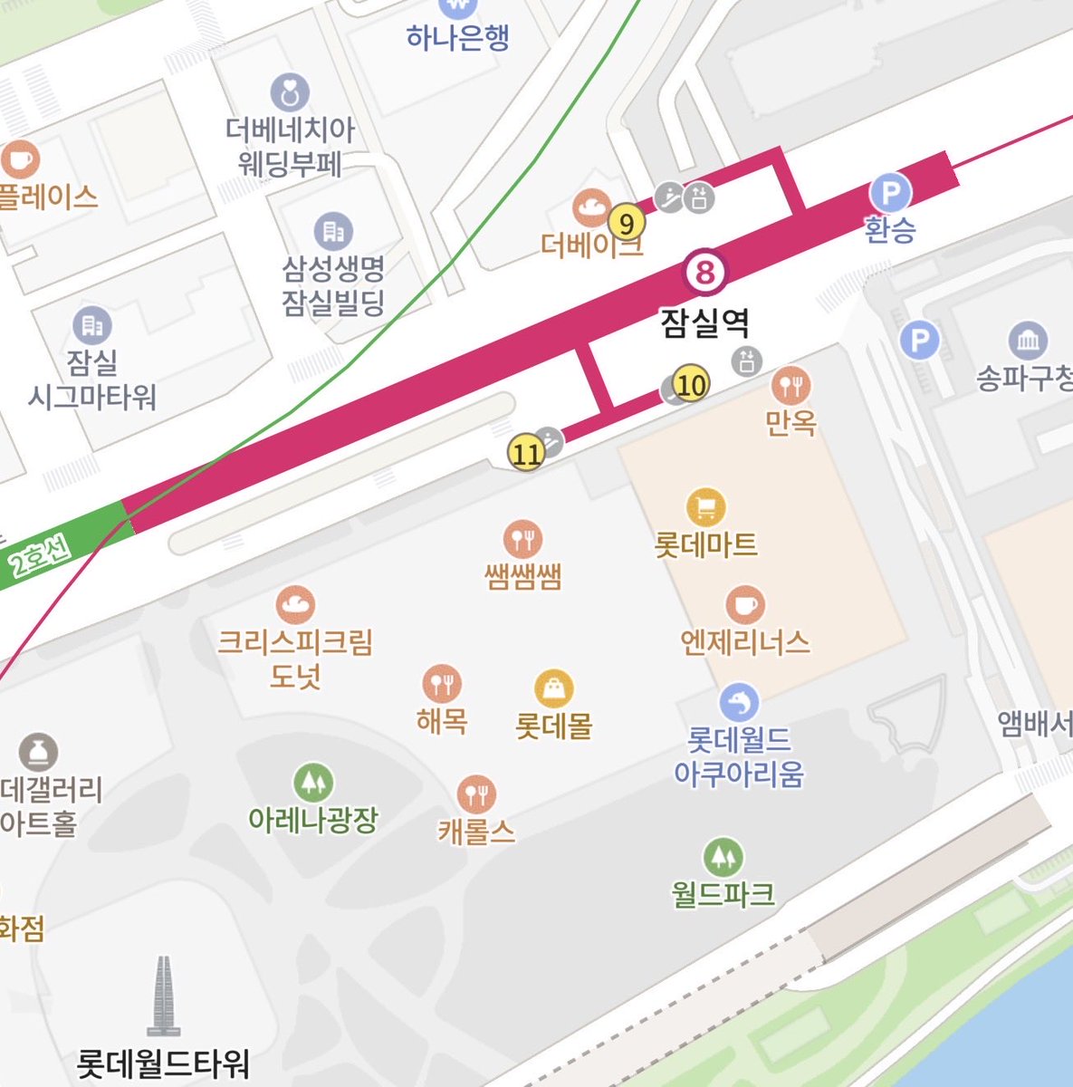 네이버 지도의 살구색인 곳과 아닌 곳의 차이는?

살구색 지역의 의미

네이버 지도가 2023년 여름에 추가한 “관심지역” 기능입니다.

네이버 지도 사용자들의 검색량·방문량·저장·리뷰 등 빅데이터를 분석해 관심도가 높은 지역을 자동으로 옅은 살구색으로 칠해 표시합니다.

 “검색량이 많아 상권이