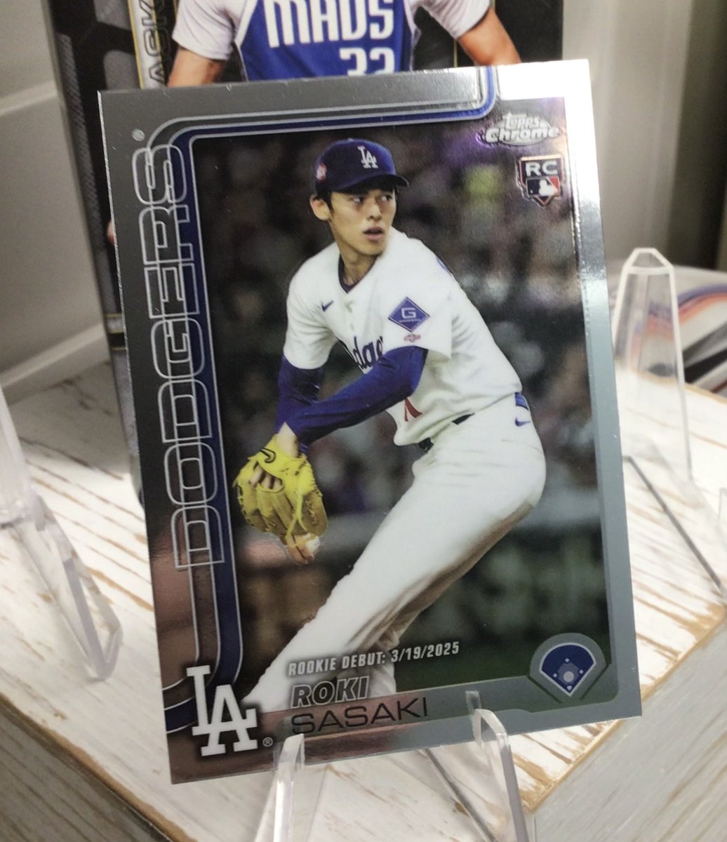 du47222292's tweet image. Today’s Third Giveaway - 2025 Topps Chrome Roki Sasaki #Giveaway #Dodgers 
Repost + Like
Does Roki stay as a closer in ‘26 🤔