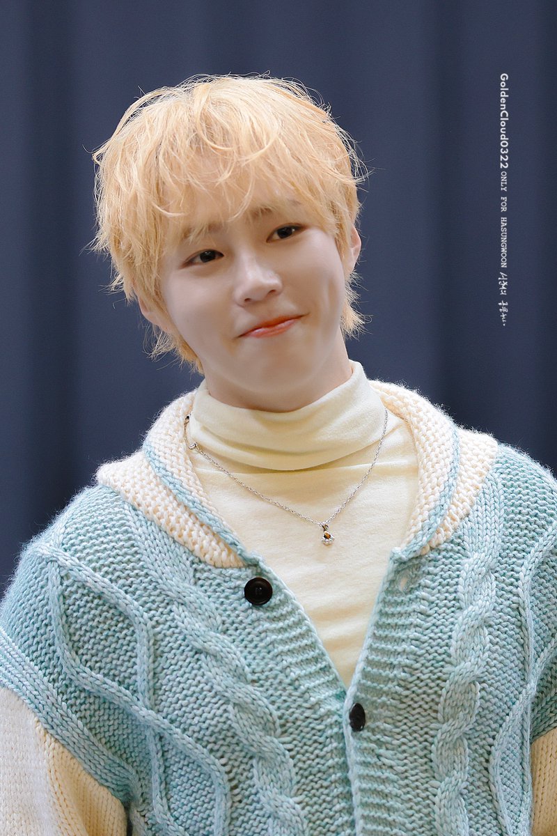 260111      
하성운 시그 팬싸         

하얗고 반짝반짝 ✨

#하성운 #HASUNGWOON #Tell_The_World <a href="/gooreumseng/">하성운</a>