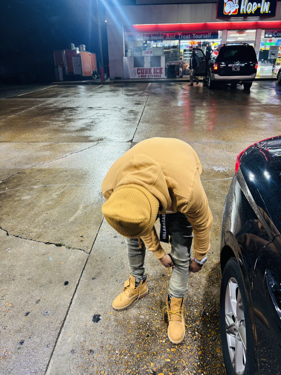 deesvagee's tweet image. Ian Been on this Bitch in Min