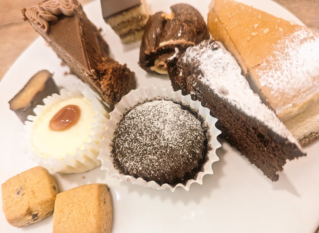 こういう物のために働いてる〜〜〜っっ😋✨

チョコ多めで嬉しい季節！