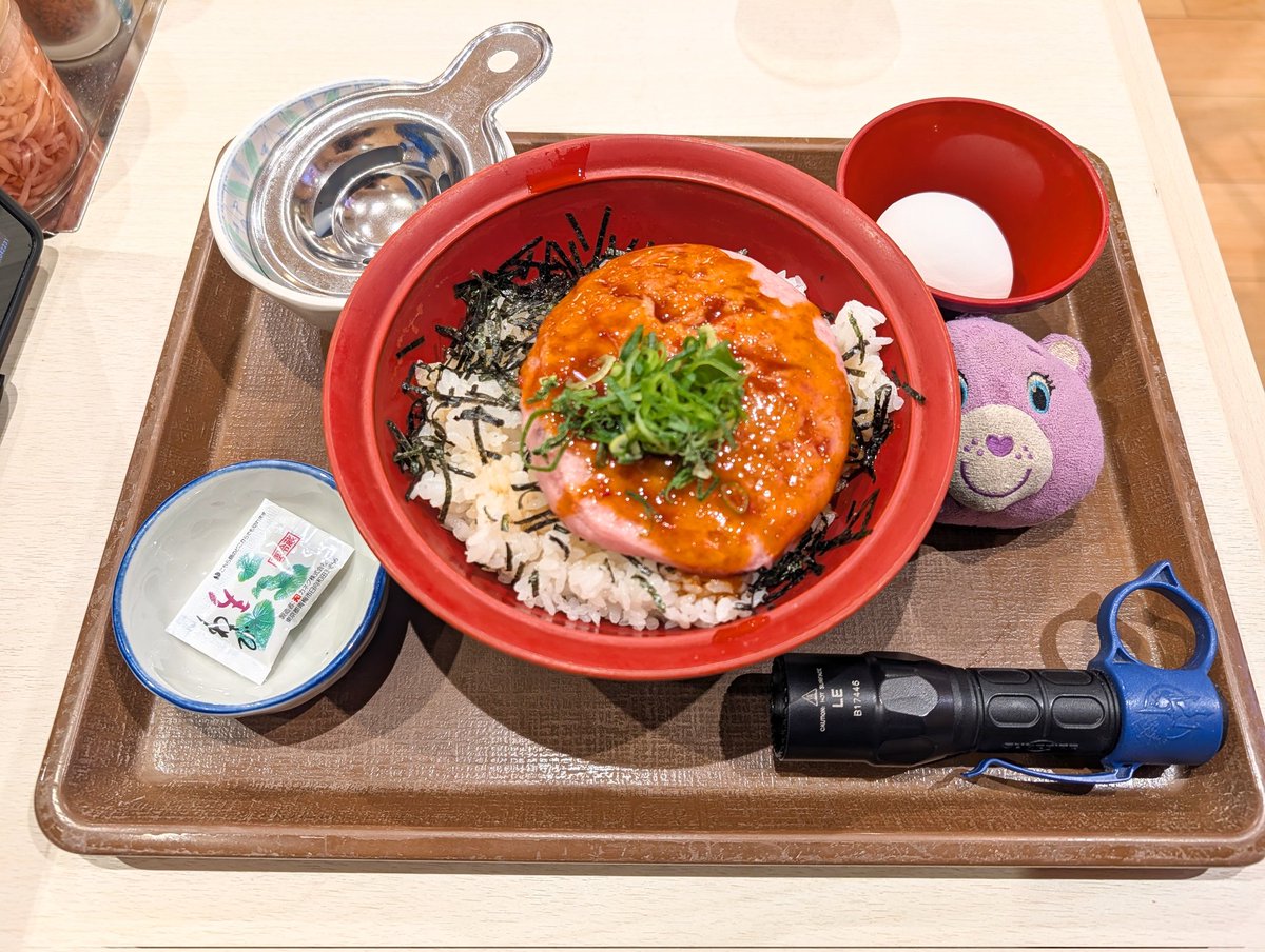 hg4eHPzmvVIEmWD's tweet photo. まぐろユッケ丼✨🍚(´-(ェ)-`;)♥️🦸
#メシアンドライト #SUREFIRE #G2X #LE #Thyrim #Switchback #シュアファイア #すき家 https://t.co/0qkR5J4htU