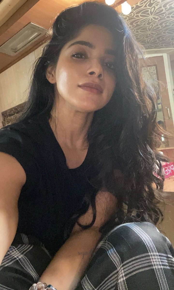 Queensugandha's tweet photo. #प्रेम..सबकी समझ में नहीं आता...
और..जिसकी समझ में आता है..
उसको फिर कुछ और #समझ नहीं आता ..❤️🧡

#सुप्रभात_जिंदगी 
#सुगंधा 
#हर_हर_महादेव 
#जय_शनि_देव 
#स्वीट_वीकेंड 
#वंदे_मातरम् https://t.co/E9Wteys3mR
