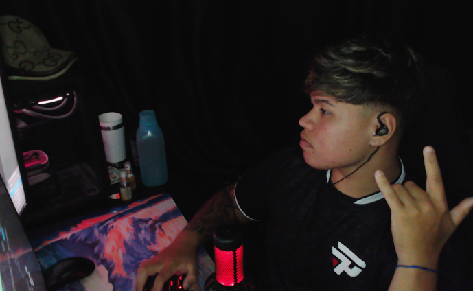 paiN lock1ng tweet media