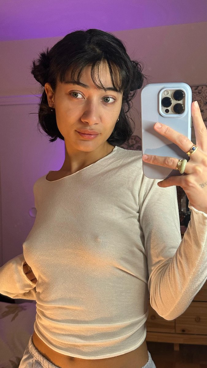 Just Hot Moms tweet media