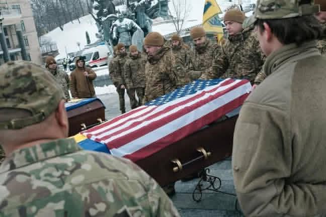 Finalmente comienzan a revelarse los datos que tanto escondía Trump 
La operación en Venezuela no fue impecable como señala el presidente TRUMP. SE MANEJA QUE HAY Hay 20 marines DELTA muertos, 15 muy mal, 7 críticos y 45 en  UCI. Sólo la mitad se salvó a pesar del apoyo de 300