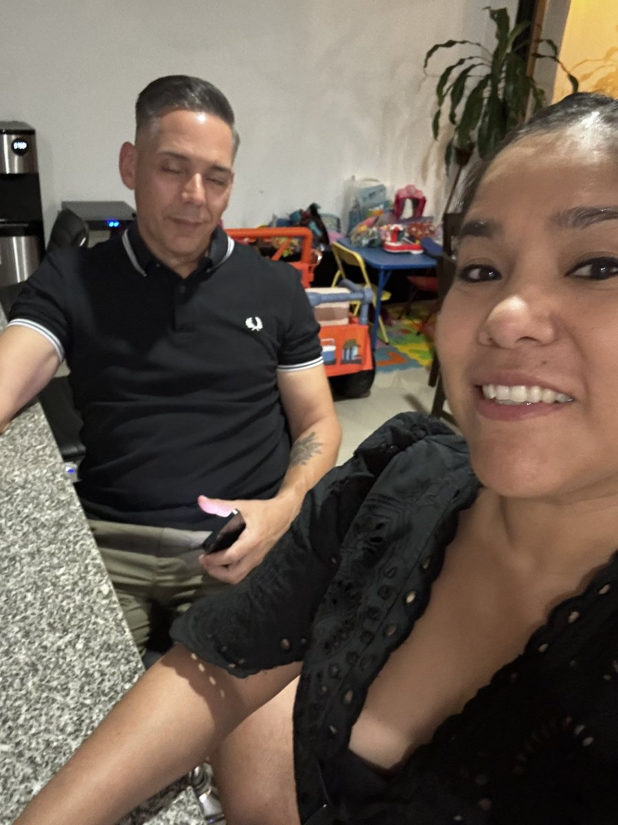 Es mi cumple y me peiné!
Me da igual que el marido cerró los ojos para la foto, la del cumple soy yo. A mí nadie me quita mi brillo 😌