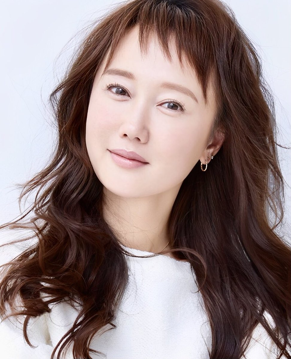 kazumarugou's tweet image. 誕生日 born in 1971
八王子市出身
加住小中 堀越高
12の時
スカウトされ
翌年🎤デビュー
📺CM“お湯をかける少女”
で注目され
14の時
🎬『台風クラブ』でブレイク
以降
映画を中心に活躍
ハリウッドにも進出し
数々の作品で好演
37の時
警察官の男性と再婚
父は故•井沢八郎さん
国際派のベテラン女優
