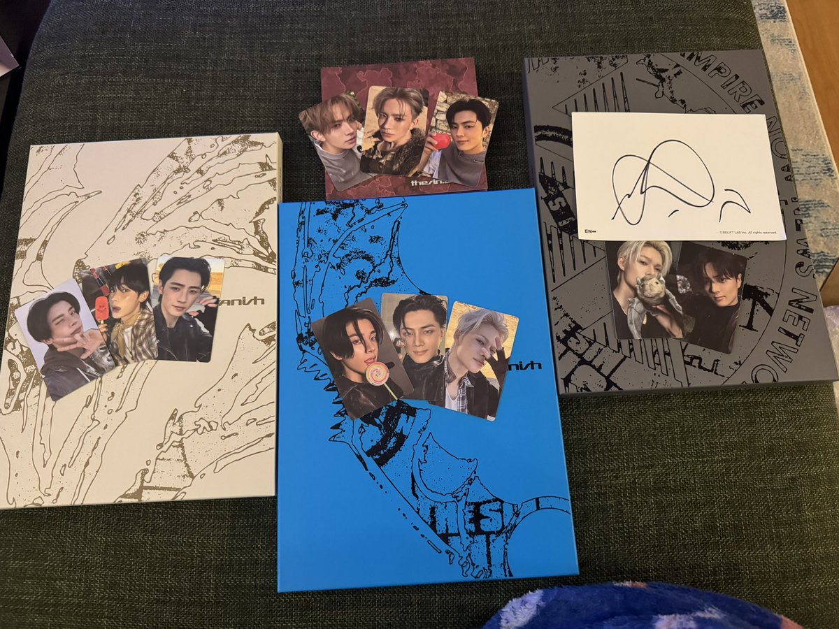 prdxhee's tweet image. GAGGED