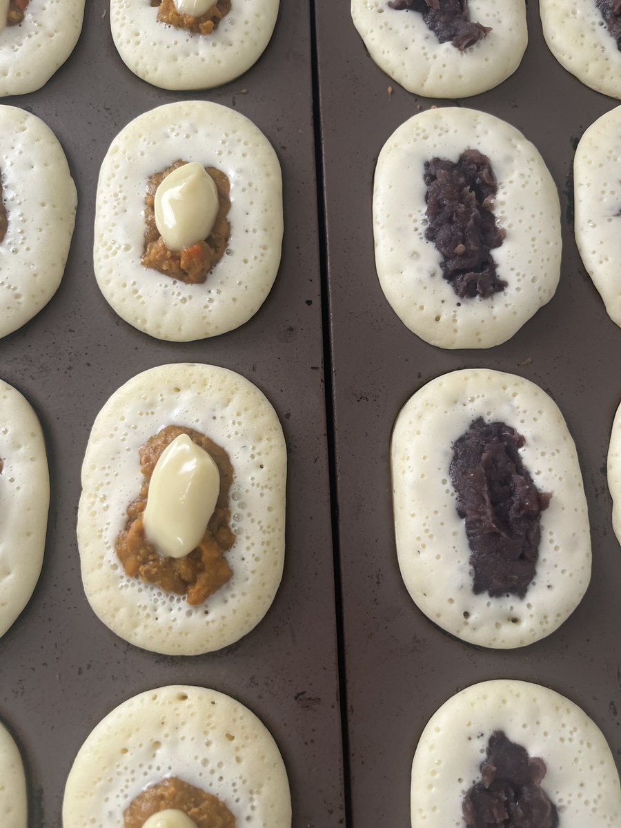 おはようございます。 今日の日替わりは2種。 キーマカレーとあんこ