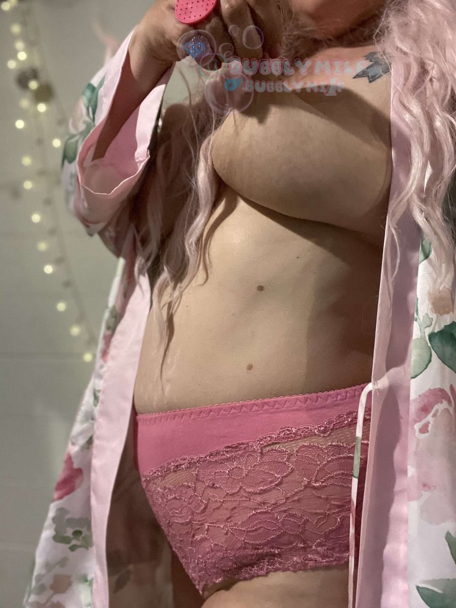 milfy fun 💘 tweet media