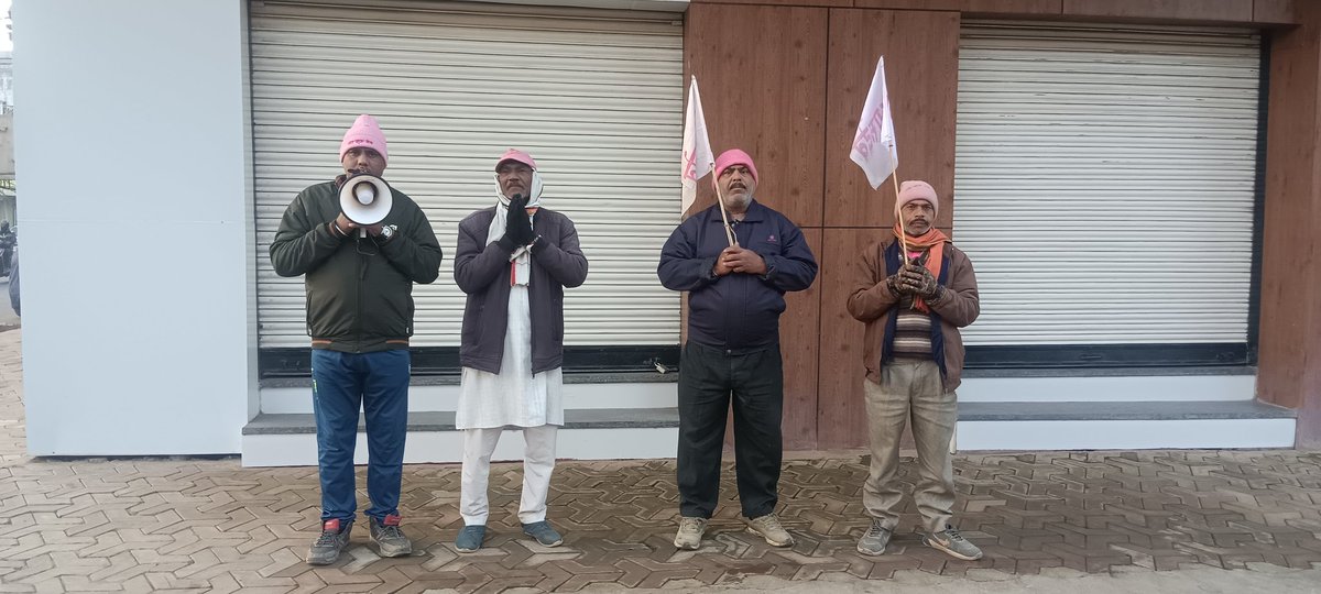 🙏 जय गुरुदेव 🙏 
मालिक की अपार दया मेहर से आज दिनांक 17/01/2026 दिन शनिवार को गाडरवारा में रोज की तरह जय गुरुदेव प्रभात फेरी निकाली एवं शाकाहारी प्रचार किया गया 
जय गुरुदेव 
तहसील गाडरवारा 
जिल नरसिंहपुर 
मध्यप्रदेश
जयगुरुदेव 
शाकाहार ही जीवन का मर्म है 
#जहां_दया_तहां_धर्म_है