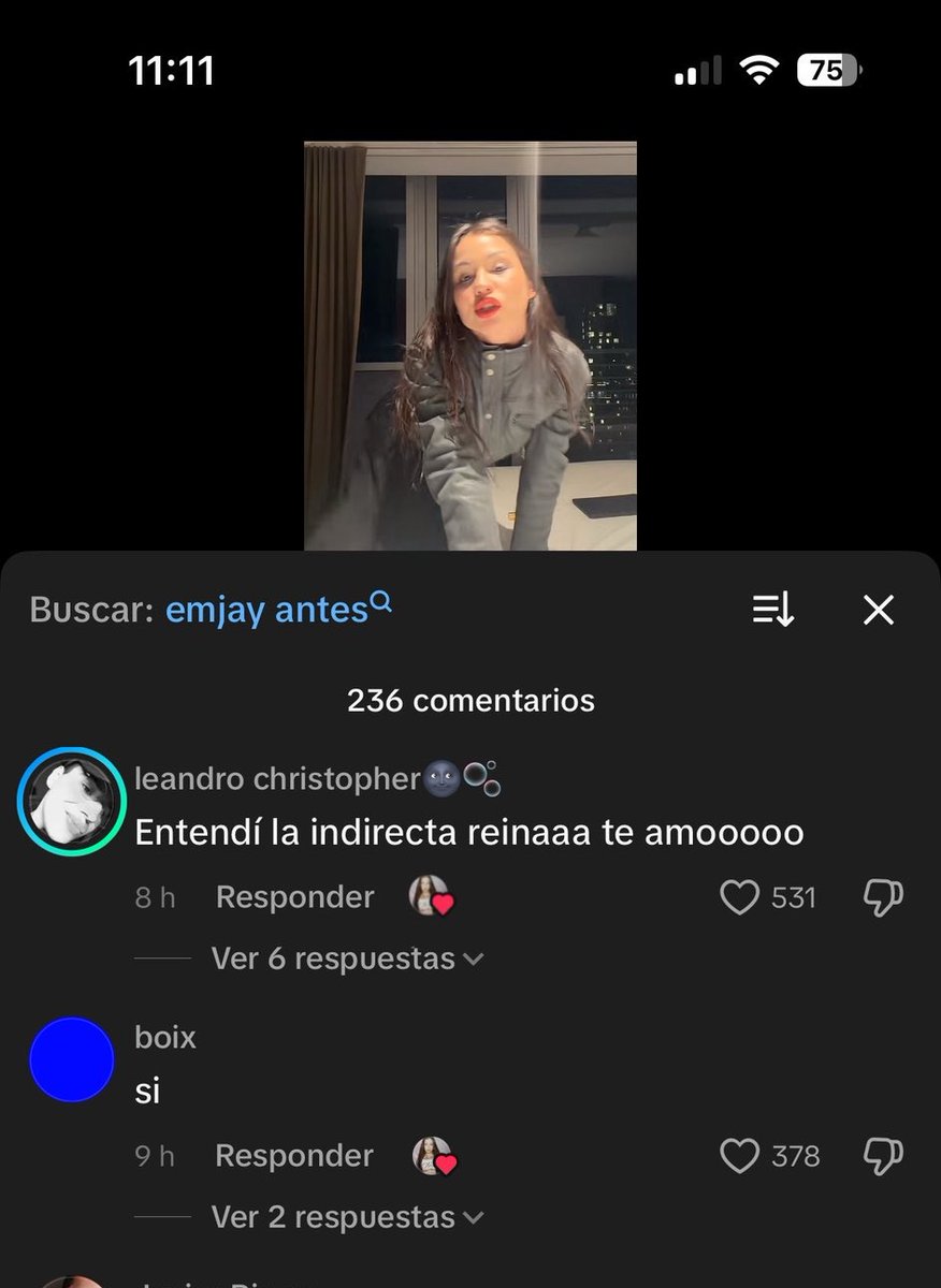 xeonxcxx's tweet image. Alguien que le diga a la pootita de emjay que nadie quiere copiarle su mugrego, que no se le olvide que ella si le copio el concepto a brat de charli xcx 😭