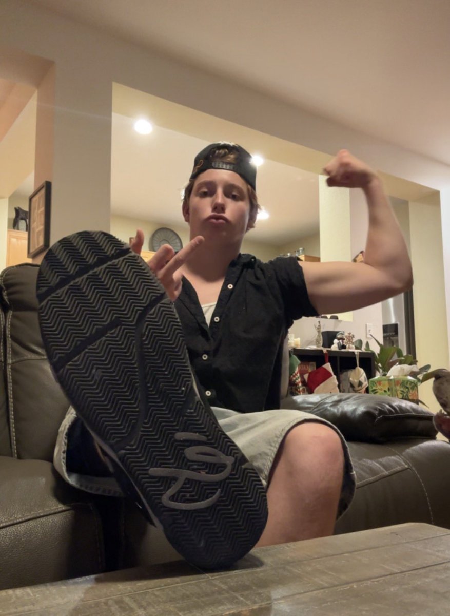 Rickypumpp's tweet image. Stare at these biceps😵‍💫 as you take your wallet out and shut off that brain😈💪