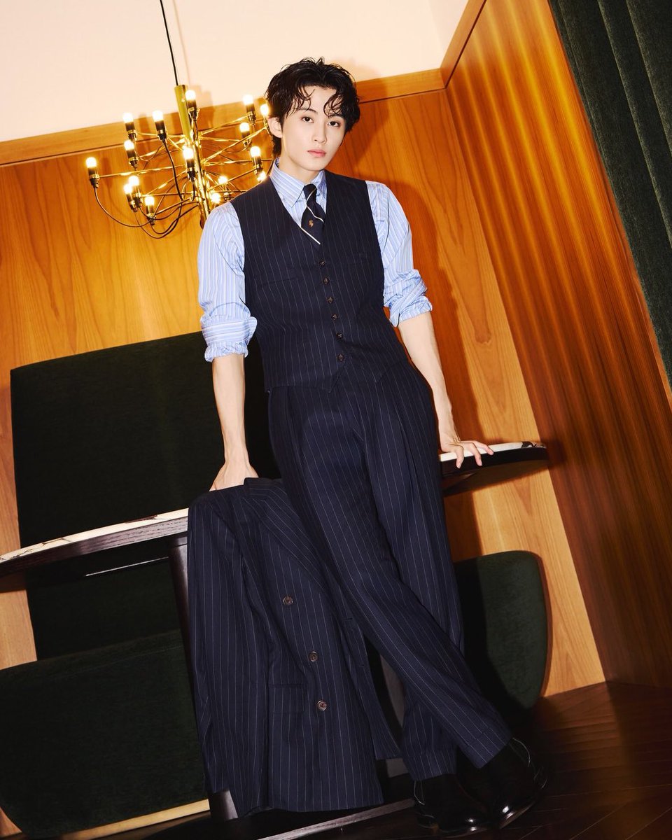 merlynsie's tweet image. มาร์คลีวัย 26 ปี เติบโตมาได้อย่างดีมาก หล่อภูมิฐาน หล่อสุขุม พี่ประธานบริษัทที่ทุกคนใฝ่ฝัน ㅠㅠ