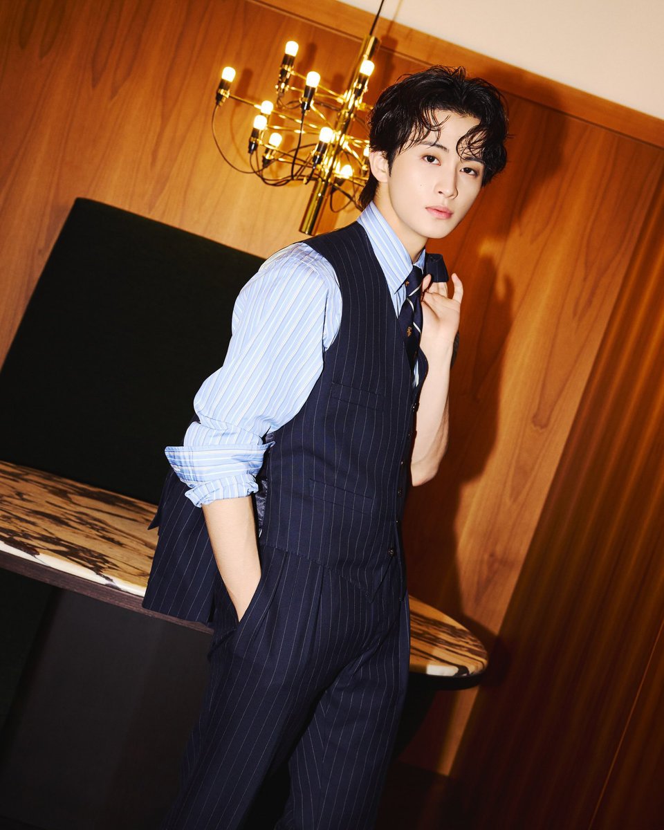 merlynsie's tweet image. มาร์คลีวัย 26 ปี เติบโตมาได้อย่างดีมาก หล่อภูมิฐาน หล่อสุขุม พี่ประธานบริษัทที่ทุกคนใฝ่ฝัน ㅠㅠ