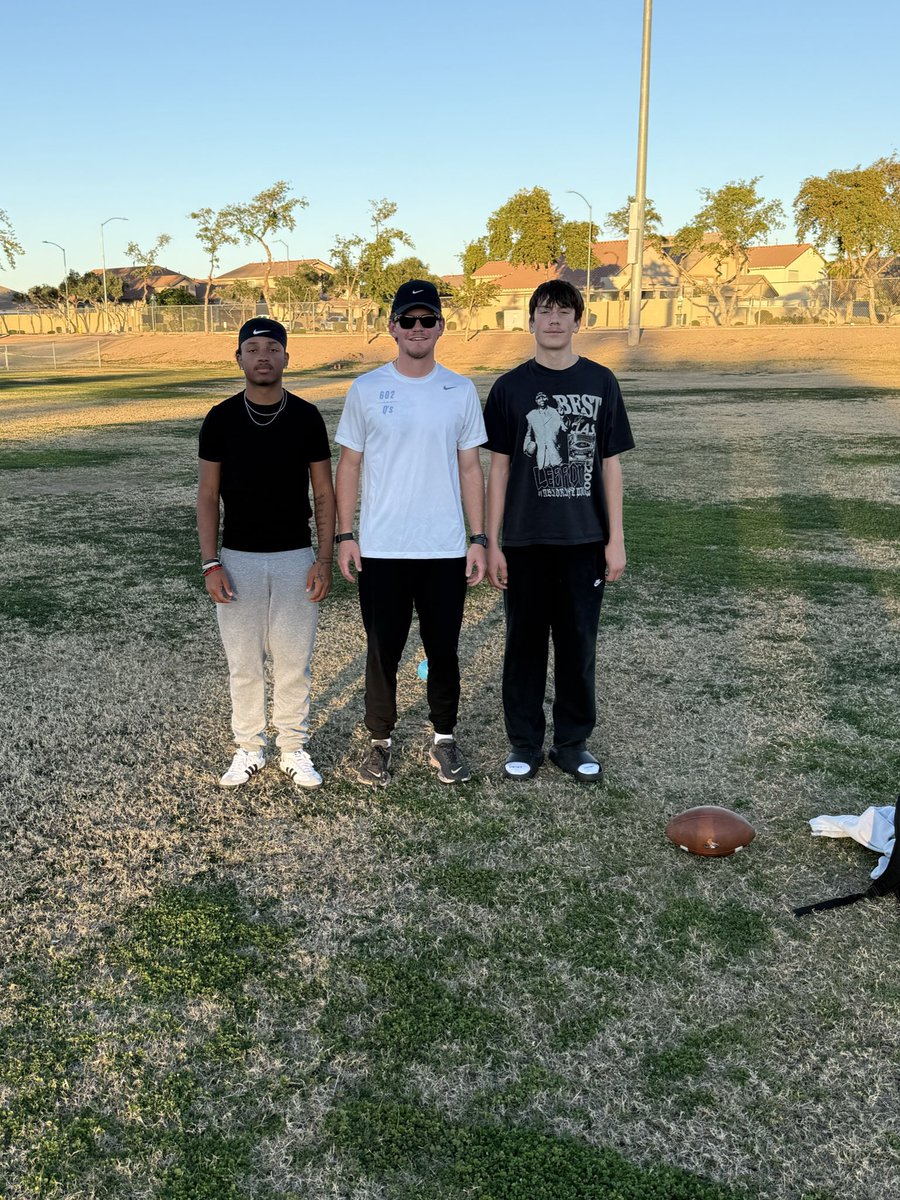 602 Quarterbacks tweet media