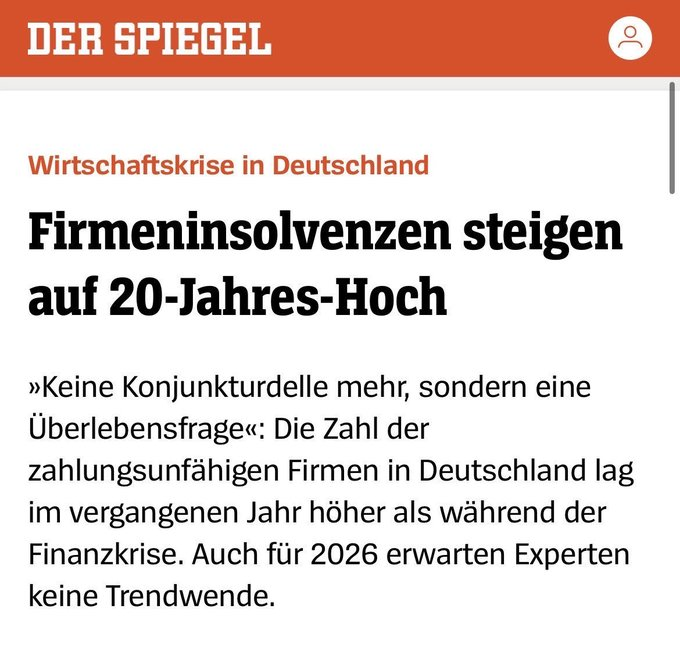 Merz ist in Fahrt gekommen, oder?
Je länger er regiert, desto mehr rauschen die deutschen Firmen in den Ruin.
Wer immer noch glaubt, dass ein alter, mittelmäßiger Jurist, der ein Lobbyisten-Telefonbuch besitzt, wüsste, wie man die Wirtschaft ankurbelt, der lebt in einer Illusion.