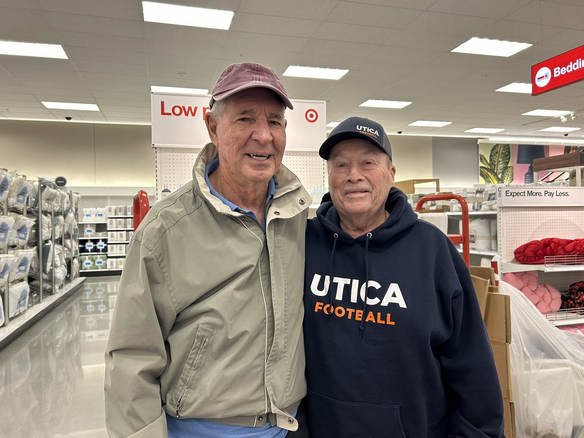 cancertough271's tweet photo. @CoachPluff  
Coach  I bet you know this guy!!! Saw him in a store in Florida and he yells out to me UTICA  FOOTBALL!!!! Great UTICA GUY doing pickleball in the south!!! Asked how you all were doing!!! AD Spartano!!! https://t.co/QUn1mgP5qV