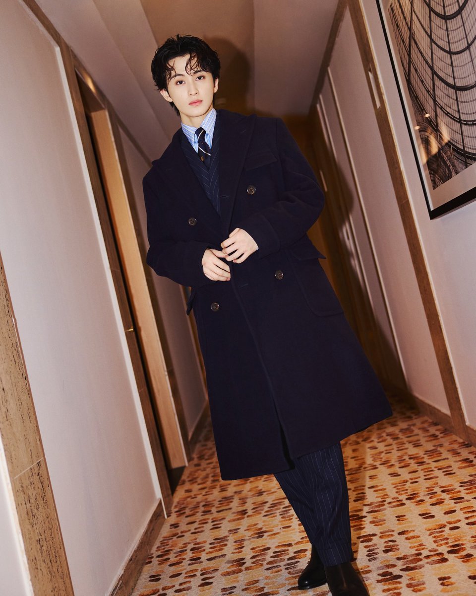 merlynsie's tweet image. Mark in London                    Mark in Milan